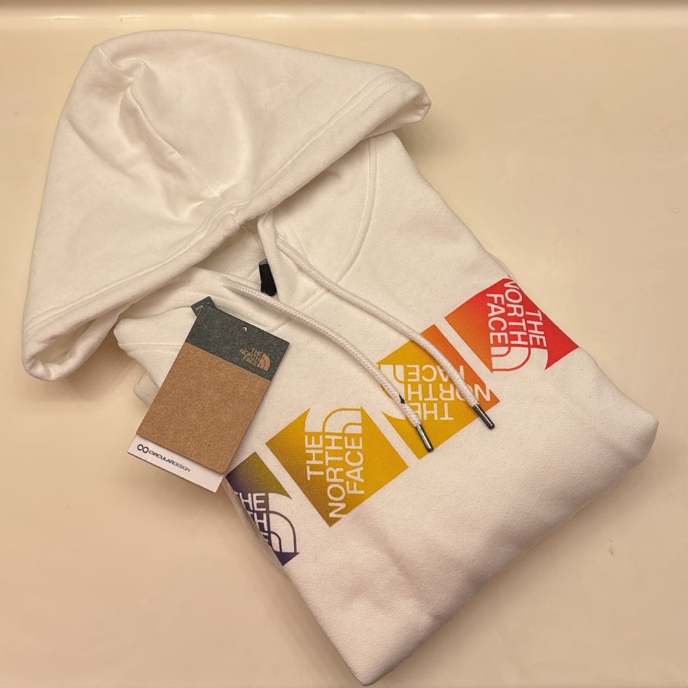 The North Face Men’s Hoodie Pullover